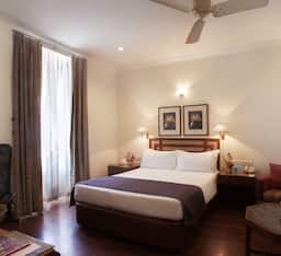 Superior Room Queen Bed With Balcony
